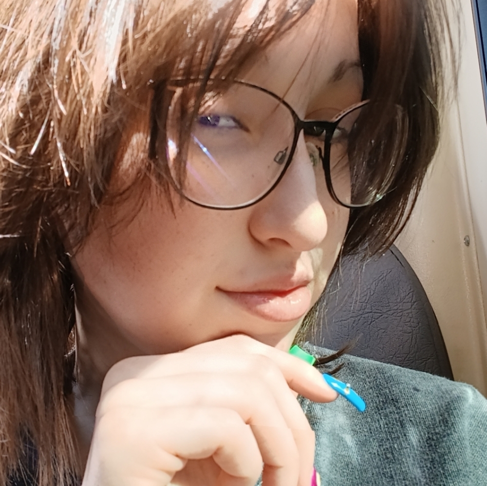Meet your Posher, Isy